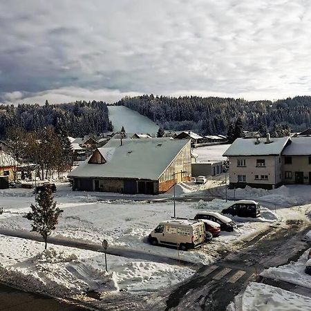 Ravissant Appart Proche Suisse Et Pistes De Ski Familiales Les Fourgs Esterno foto